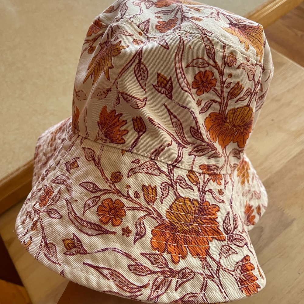 Bucket Hat by Universal Thread 🤩 - Picture 2 of 3